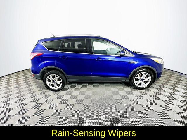 Photo of 2015 Blue Ford Escape