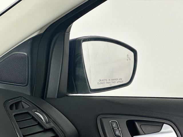Photo of 2015 Blue Ford Escape