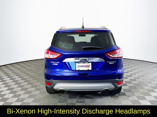 Photo of 2015 Blue Ford Escape