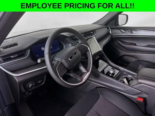 Photo of 2025 Black Jeep Grand Cherokee