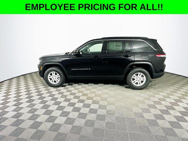 Photo of 2025 Black Jeep Grand Cherokee