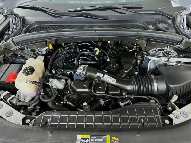 Photo of 2023 Silver Jeep Grand Cherokee