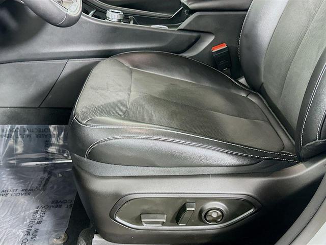 Photo of 2023 Silver Jeep Grand Cherokee