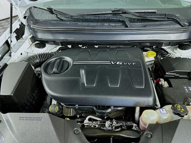 Photo of 2022 White Jeep Cherokee