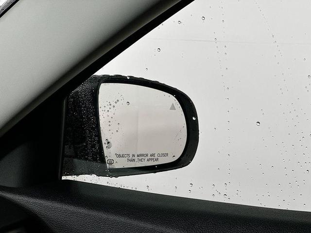 Photo of 2022 White Jeep Cherokee