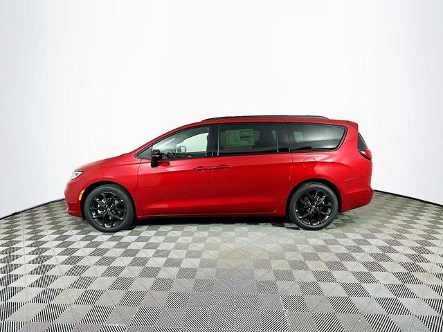 Photo of 2026 Chrysler Pacifica