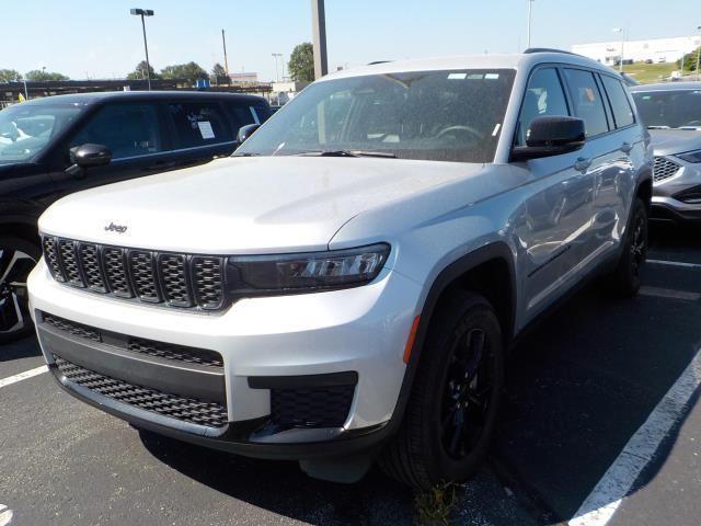 Photo of 2024 Silver Jeep Grand Cherokee L