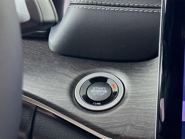 Photo of 2025 Gray Jeep Grand Cherokee L