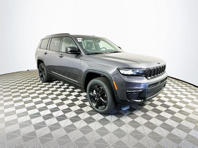 Photo of 2025 Gray Jeep Grand Cherokee L