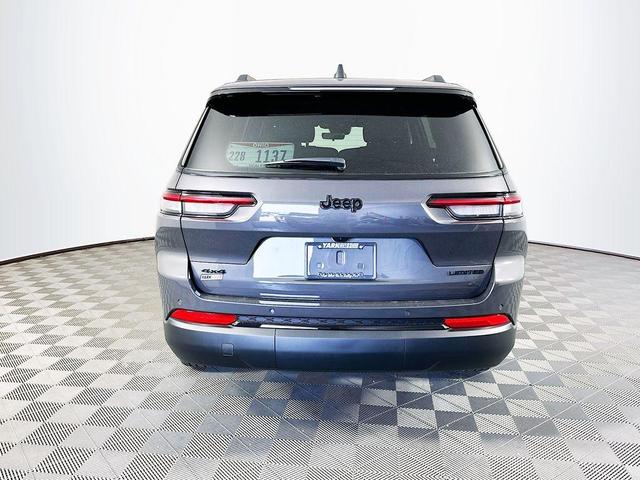 Photo of 2025 Gray Jeep Grand Cherokee L