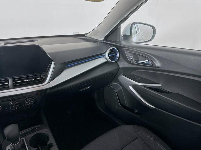 Photo of 2024 White Chevrolet Trax