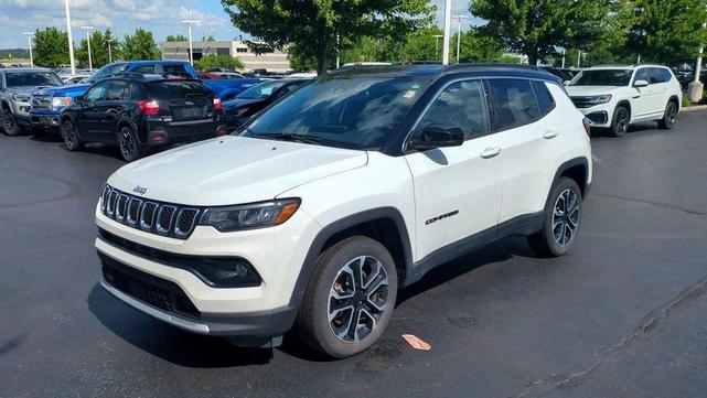 Photo of 2024 White Jeep Compass