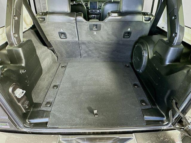 Photo of 2021 Gray Jeep Wrangler Unlimited