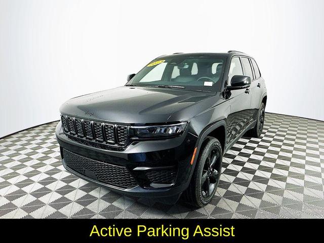 Photo of 2023 Black Jeep Grand Cherokee