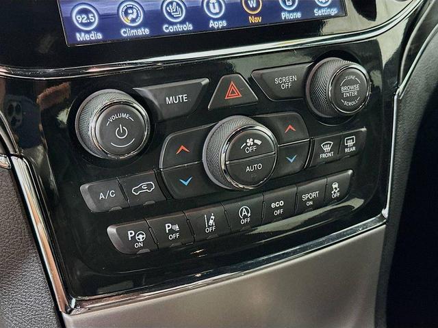 Photo of 2021 Gray Jeep Grand Cherokee