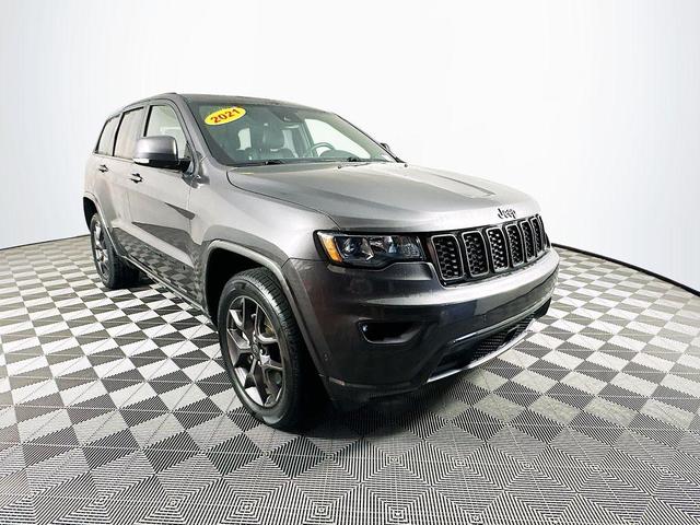 Photo of 2021 Gray Jeep Grand Cherokee