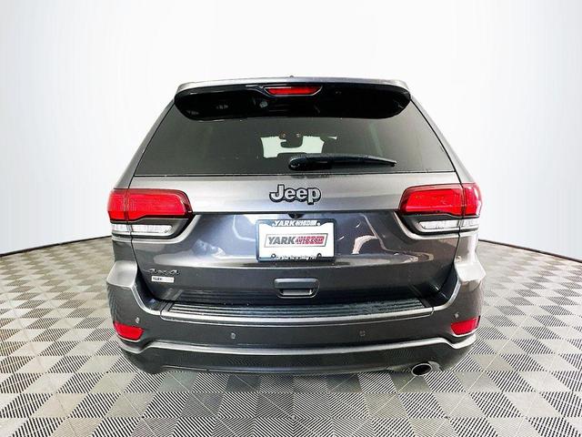 Photo of 2021 Gray Jeep Grand Cherokee