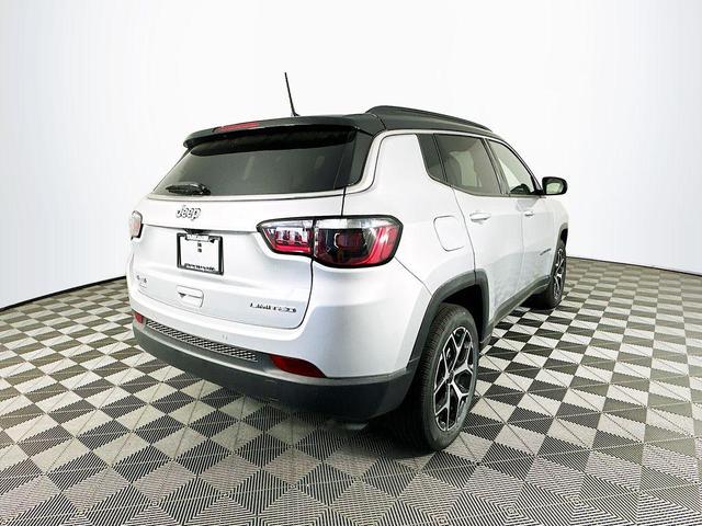 Photo of 2025 Silver Jeep Compass