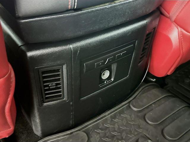 Photo of 2016 Black RAM 1500