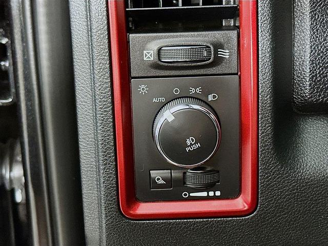 Photo of 2016 Black RAM 1500