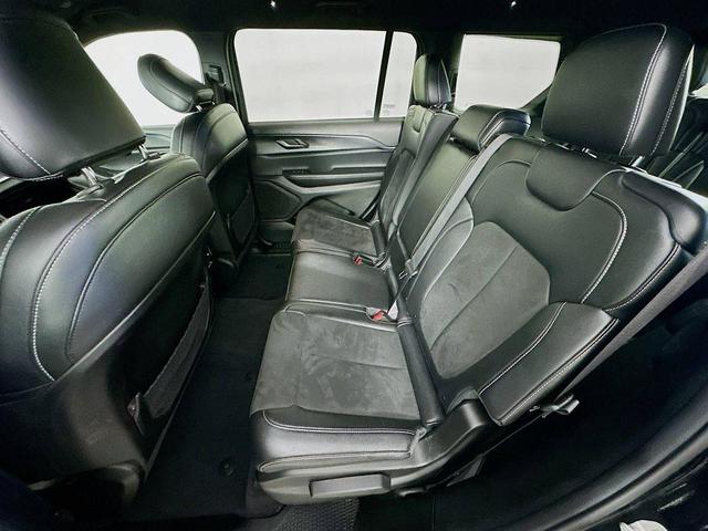 Photo of 2024 Black Jeep Grand Cherokee L