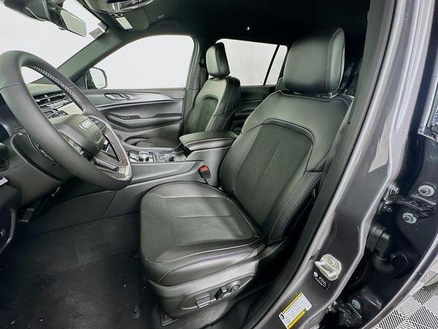 Photo of 2025 Gray Jeep Grand Cherokee L