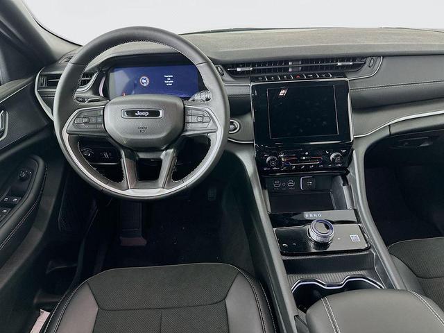 Photo of 2025 Gray Jeep Grand Cherokee L