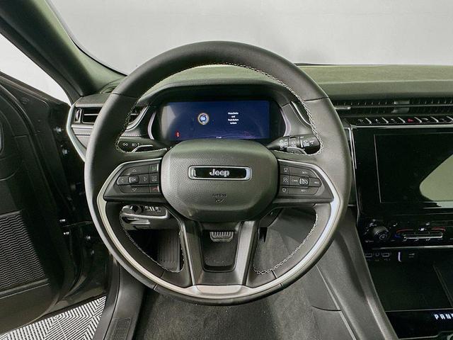 Photo of 2025 Gray Jeep Grand Cherokee L
