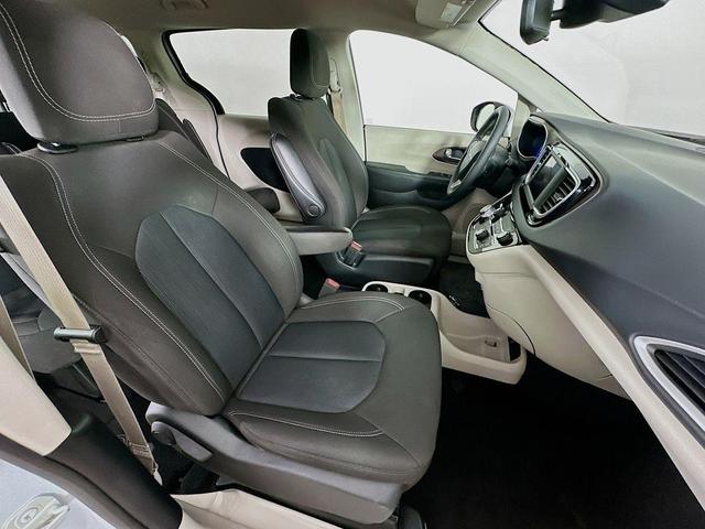 Photo of 2023 Silver Chrysler Voyager