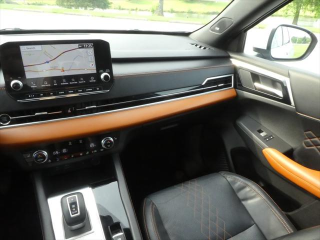 Photo of 2022 White Diamond Mitsubishi Outlander