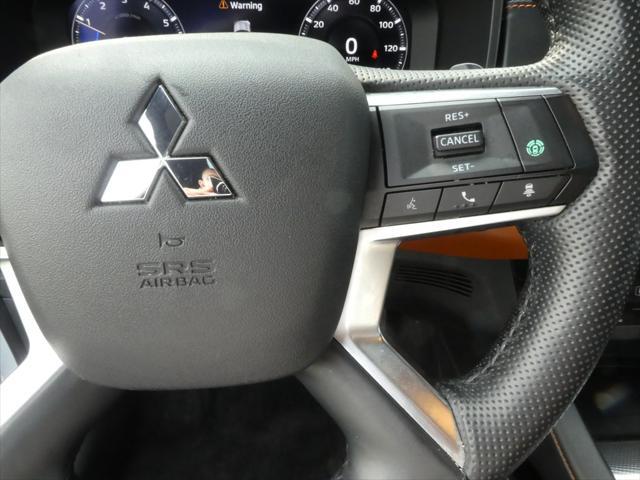 Photo of 2022 White Diamond Mitsubishi Outlander