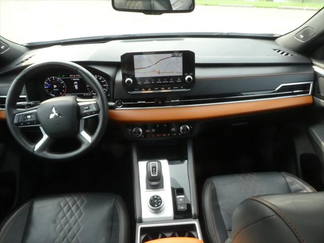 Photo of 2022 White Diamond Mitsubishi Outlander