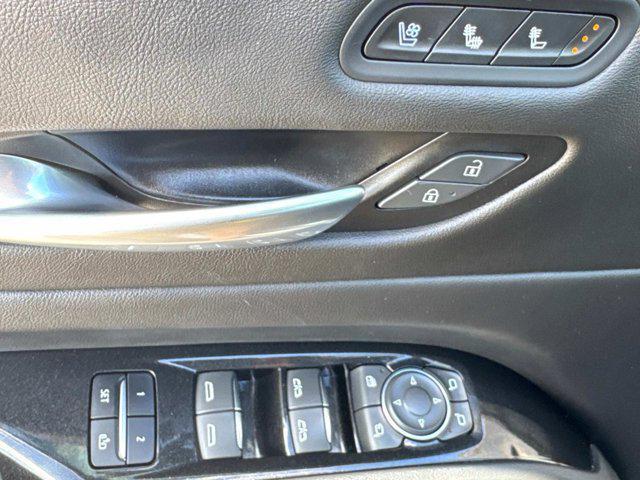 Photo of 2023 Crystal White Tricoat Cadillac Escalade