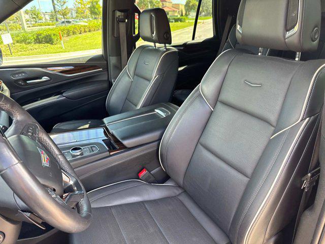 Photo of 2023 Crystal White Tricoat Cadillac Escalade