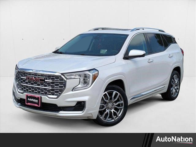 Photo of 2022 White Frost Tricoat GMC Terrain