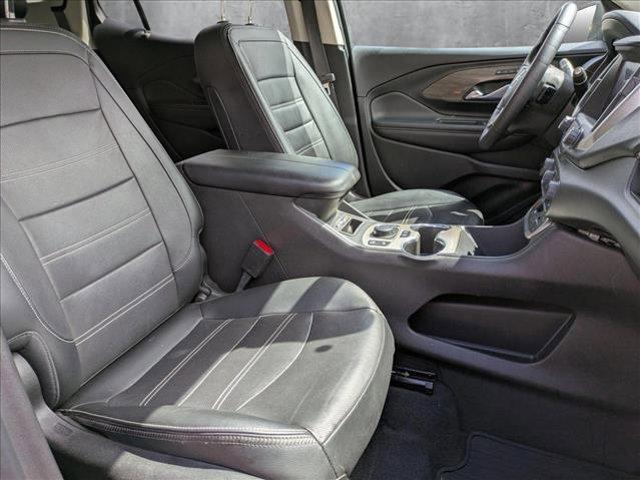 Photo of 2022 White Frost Tricoat GMC Terrain