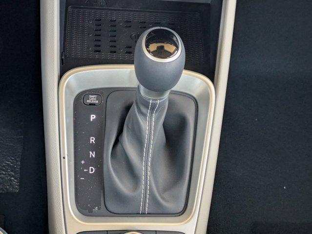 Photo of 2025 Denim w/White Roof Hyundai VENUE