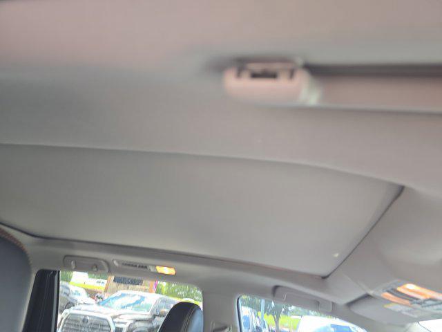 Photo of 2017 Predawn Gray Mica Toyota Highlander Hybrid