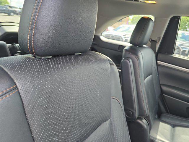 Photo of 2017 Predawn Gray Mica Toyota Highlander Hybrid