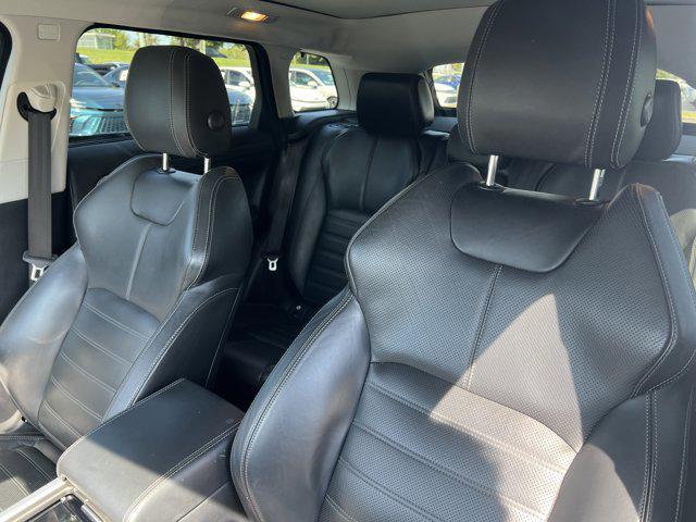 Photo of 2016 Indus Silver Metallic Land Rover Range Rover Evoque