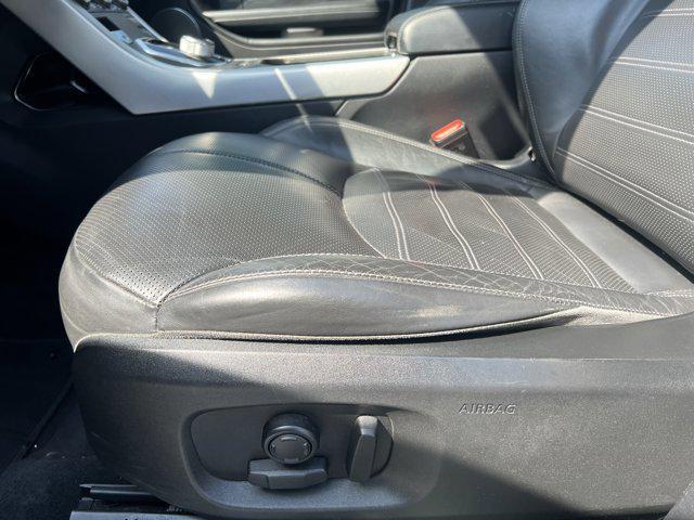 Photo of 2016 Indus Silver Metallic Land Rover Range Rover Evoque