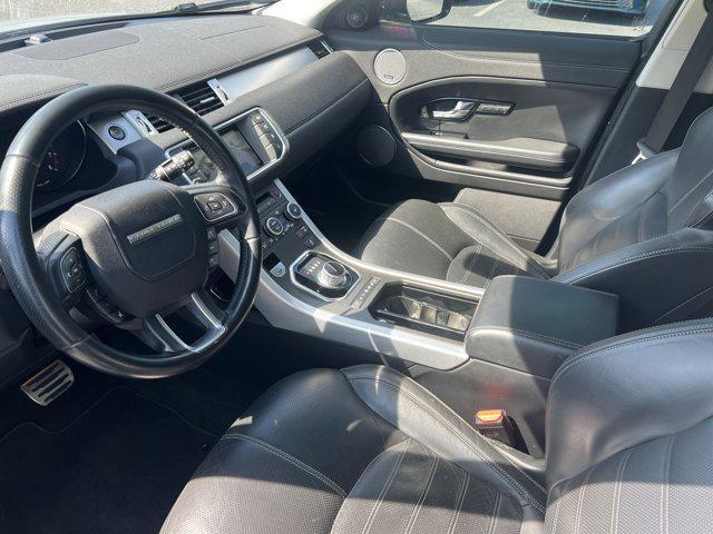 Photo of 2016 Indus Silver Metallic Land Rover Range Rover Evoque