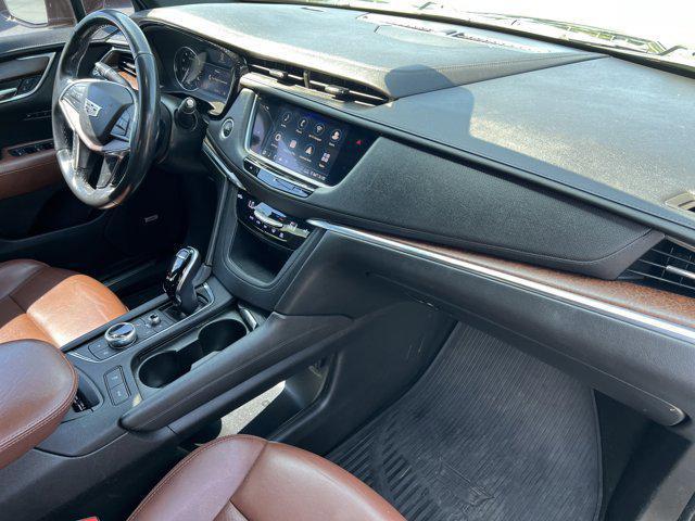 Photo of 2020 Manhattan Noir Metallic Cadillac XT5