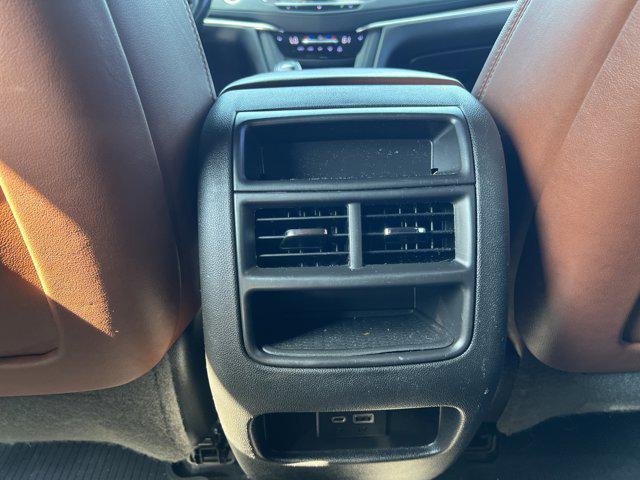 Photo of 2020 Manhattan Noir Metallic Cadillac XT5
