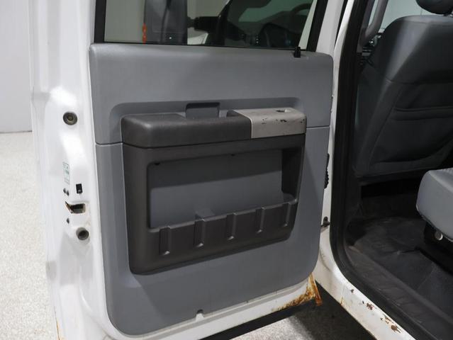 Photo of 2014 Oxford White Ford F-250
