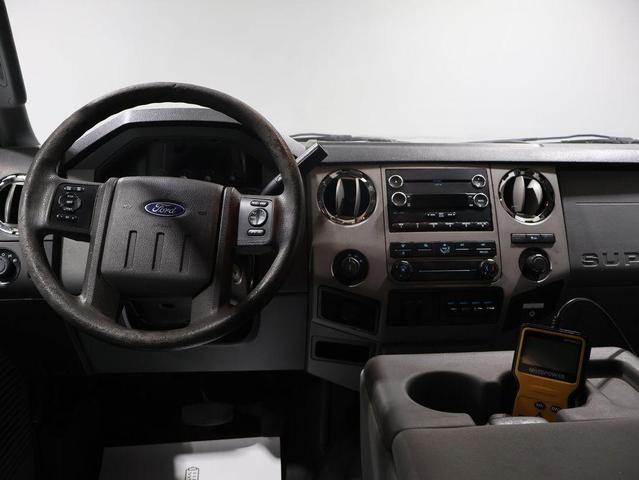 Photo of 2014 Oxford White Ford F-250
