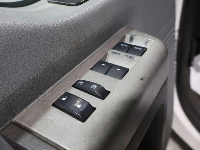 Photo of 2014 Oxford White Ford F-250