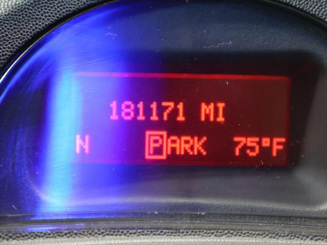 Photo of 2006 Ivory White Pontiac Grand Prix