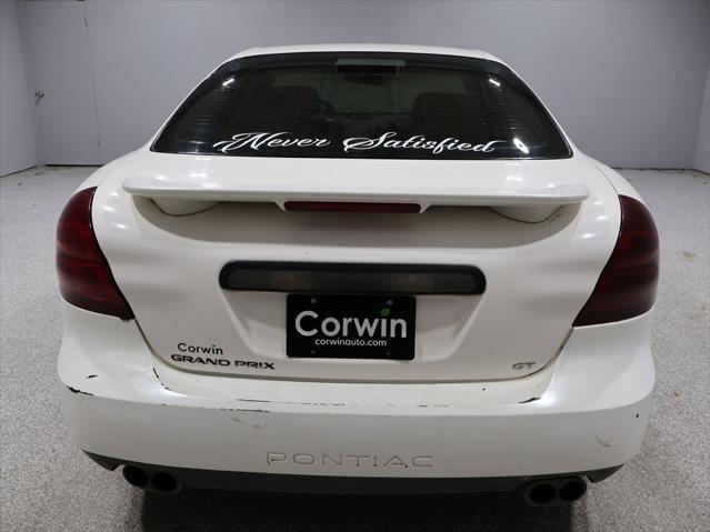 Photo of 2006 Ivory White Pontiac Grand Prix