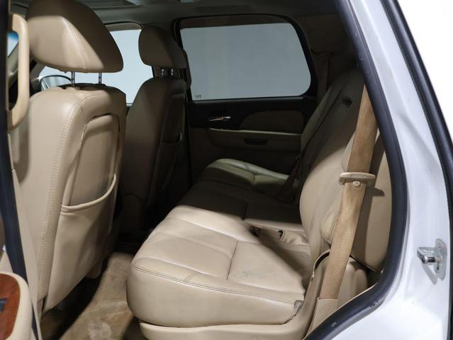 Photo of 2007 Summit White GMC Yukon